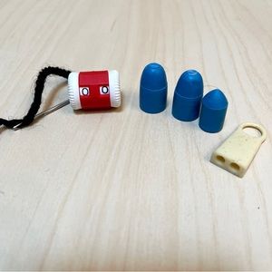 Knitting tools: row counter, needle tips, row marker, darning needle.Handy!